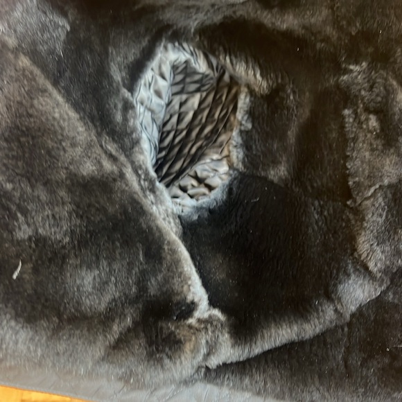 NWT NEIMAN MARCUS BLACK CROPPED QUILTED BARN JACKET FUR LINED gorgeous! - Picture 13 of 15